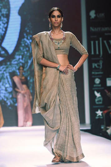 indo-western-saree-drapping